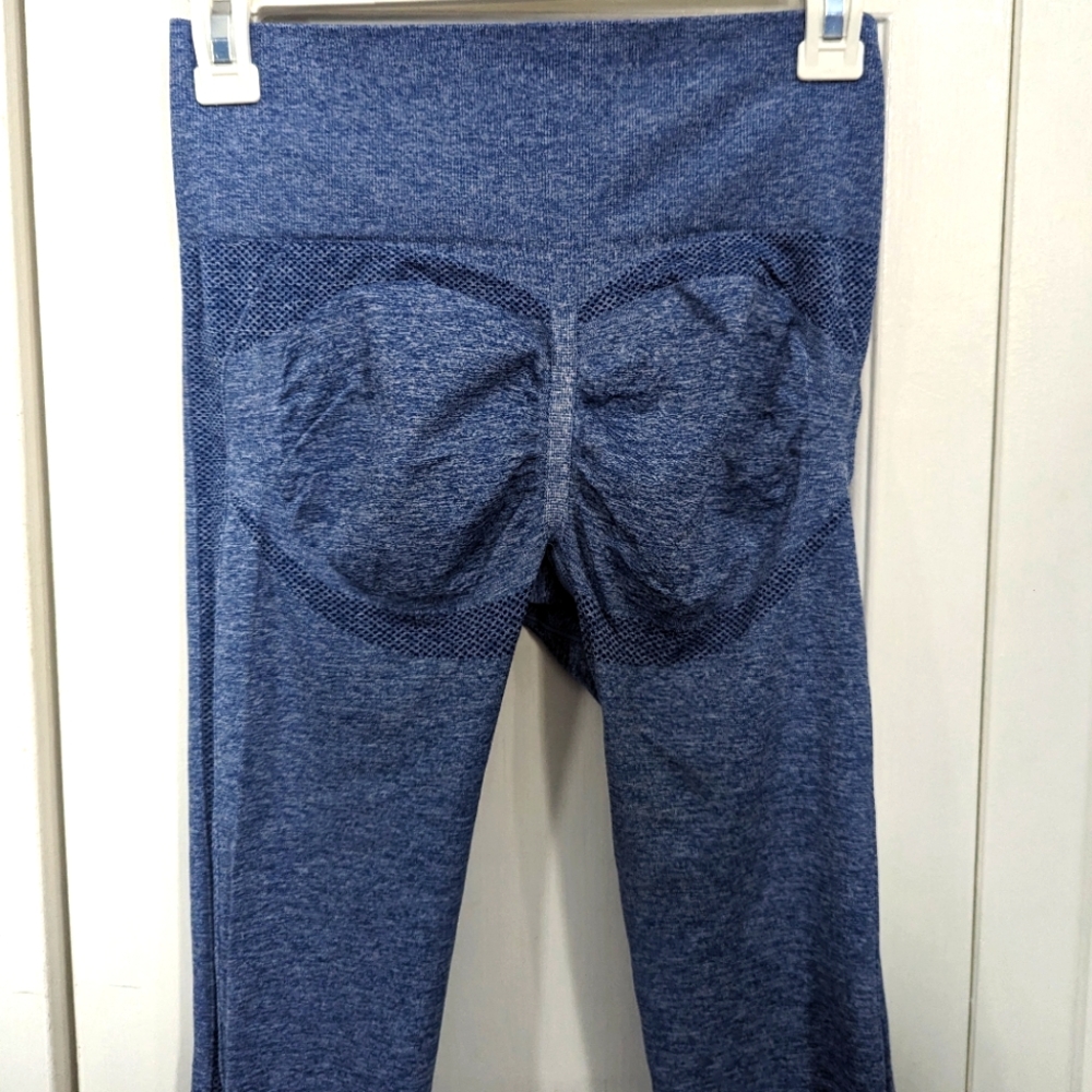 Blue leggings
